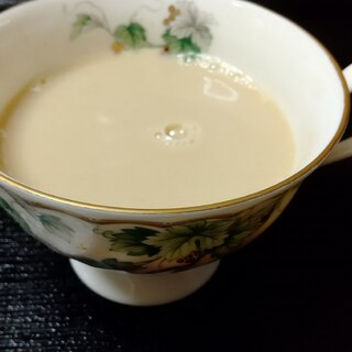 スパイシーなほうじ茶ラテでクリスマス♪